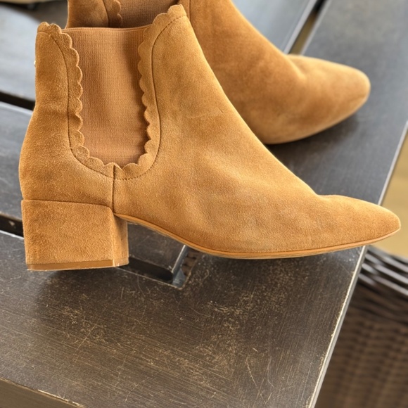 Kate Spade Garden Scalloped Ankle Booties Size 7.5 Tan Suede Pull-On Block Heel - Picture 2 of 8